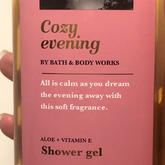 Bath and Body Works Cozy Evening Shower Gel - Picture 2 of 6